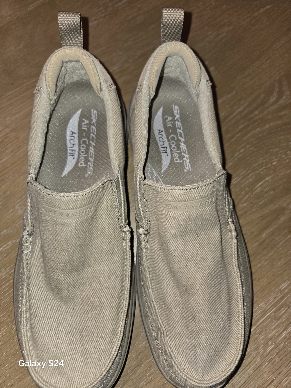 Skechers Air Cooled Arch Fit Men’s 8.5 Slip-On Casual Shoes in Beige